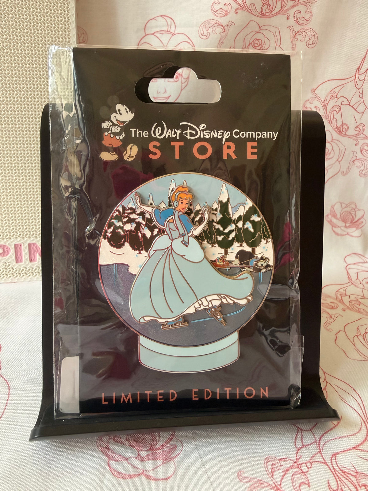 DEC - Snow Globe - Cinderella