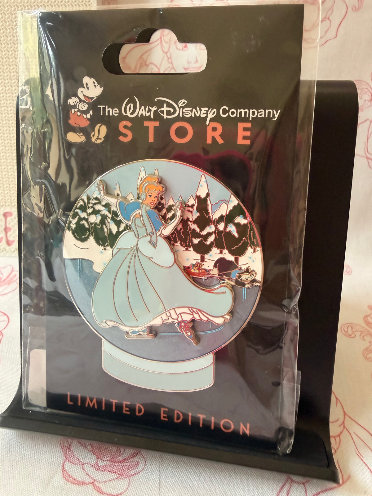 DEC - Snow Globe - Cinderella
