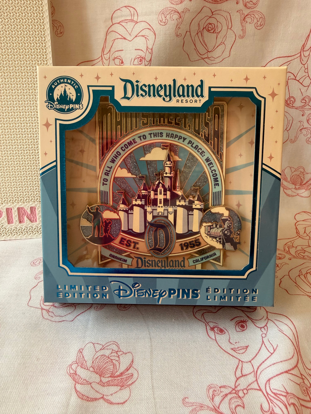 Disneyland Main Street USA Glitter Jumbo Pin- LE 3000