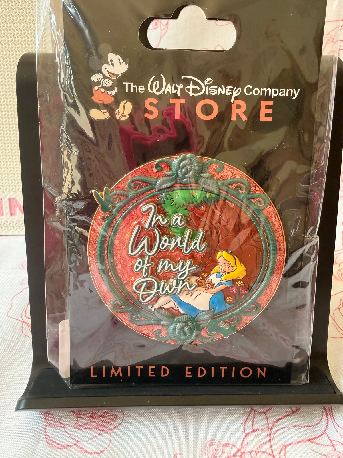 DEC - Alice in Wonderland - In a World of My Own - LE 400