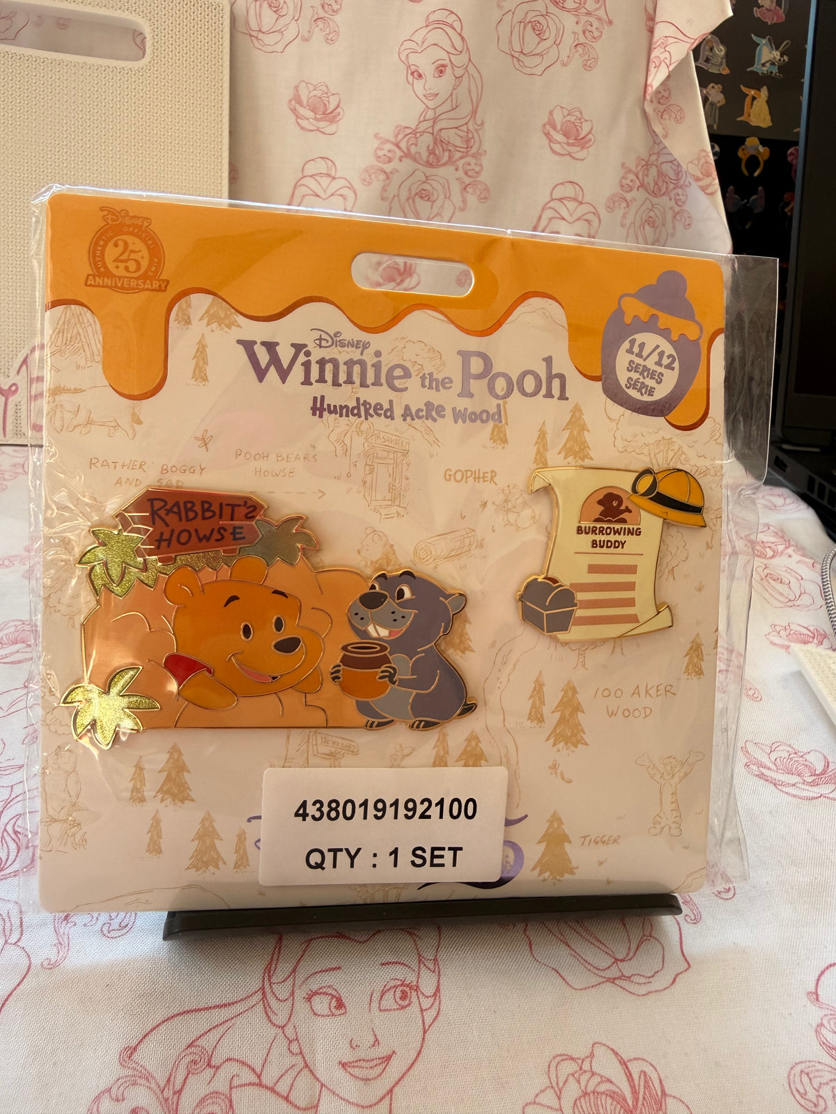 Disney Winnie The Pooh and Gopher Hundred Acre Wood Series Pin Set 11/12