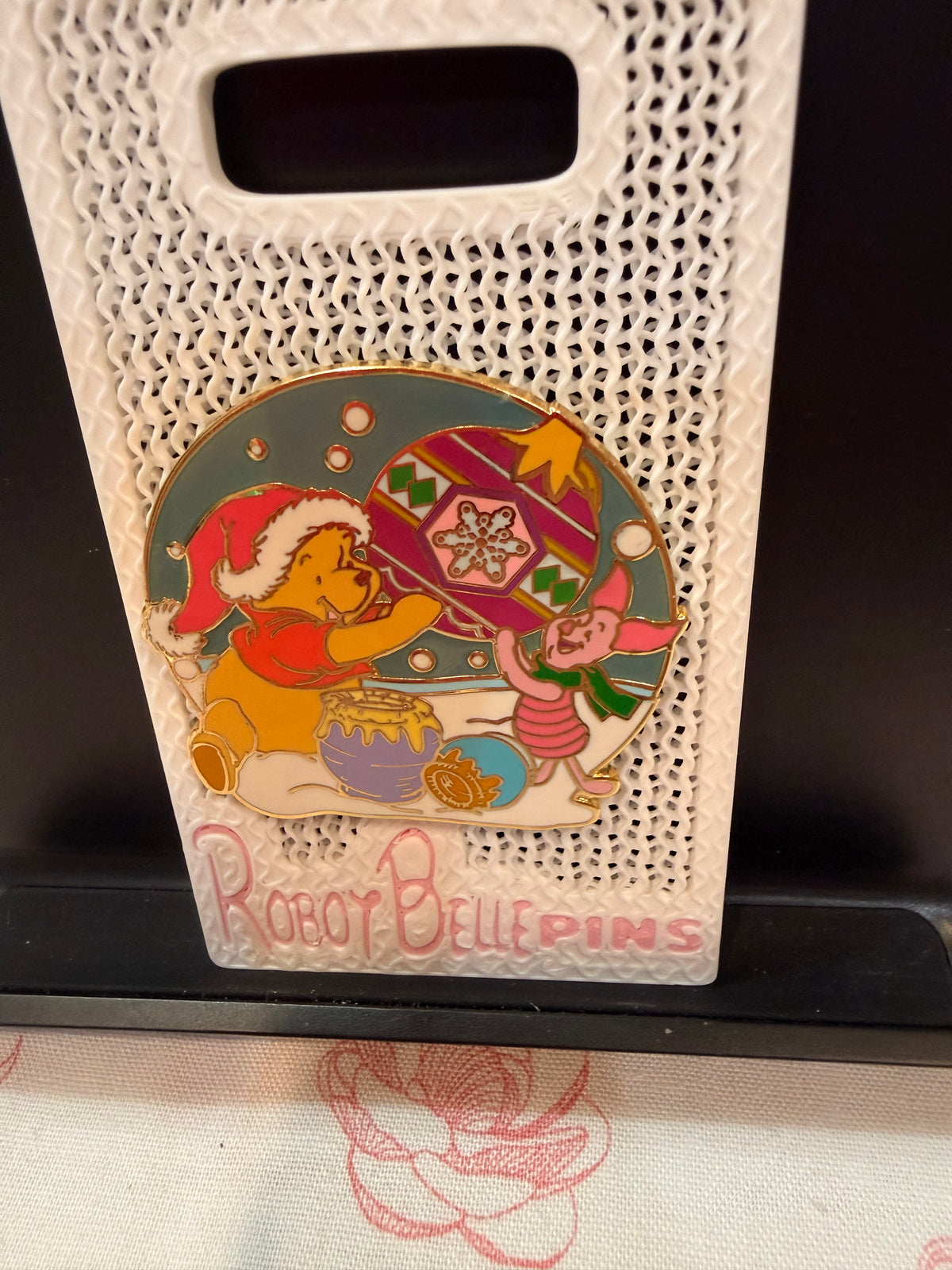 Vintage 2005 - Winnie the Pooh Christmas Suprise Pin - LE 1000