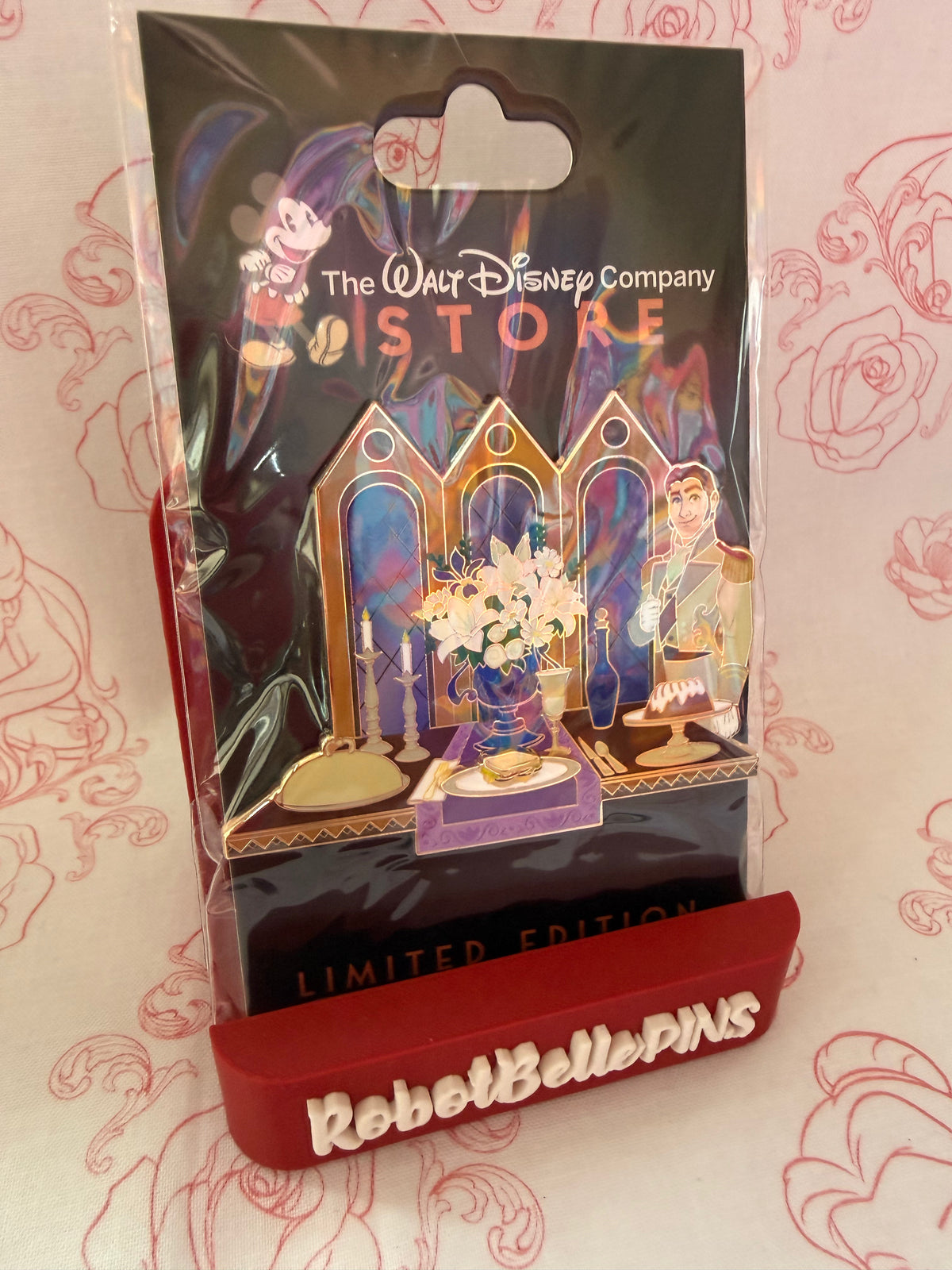 DEC Table for One - D23 release LE 400 - Frozen - Hans
