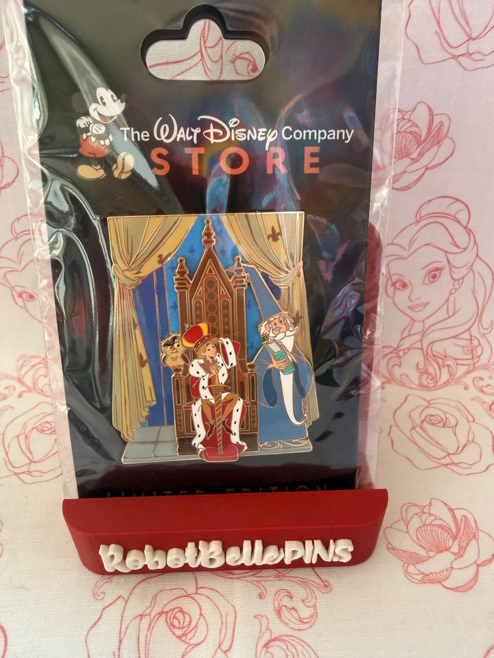 DEC Royal Chambers - D23 release LE 400 - Arthur Sword in the Stone