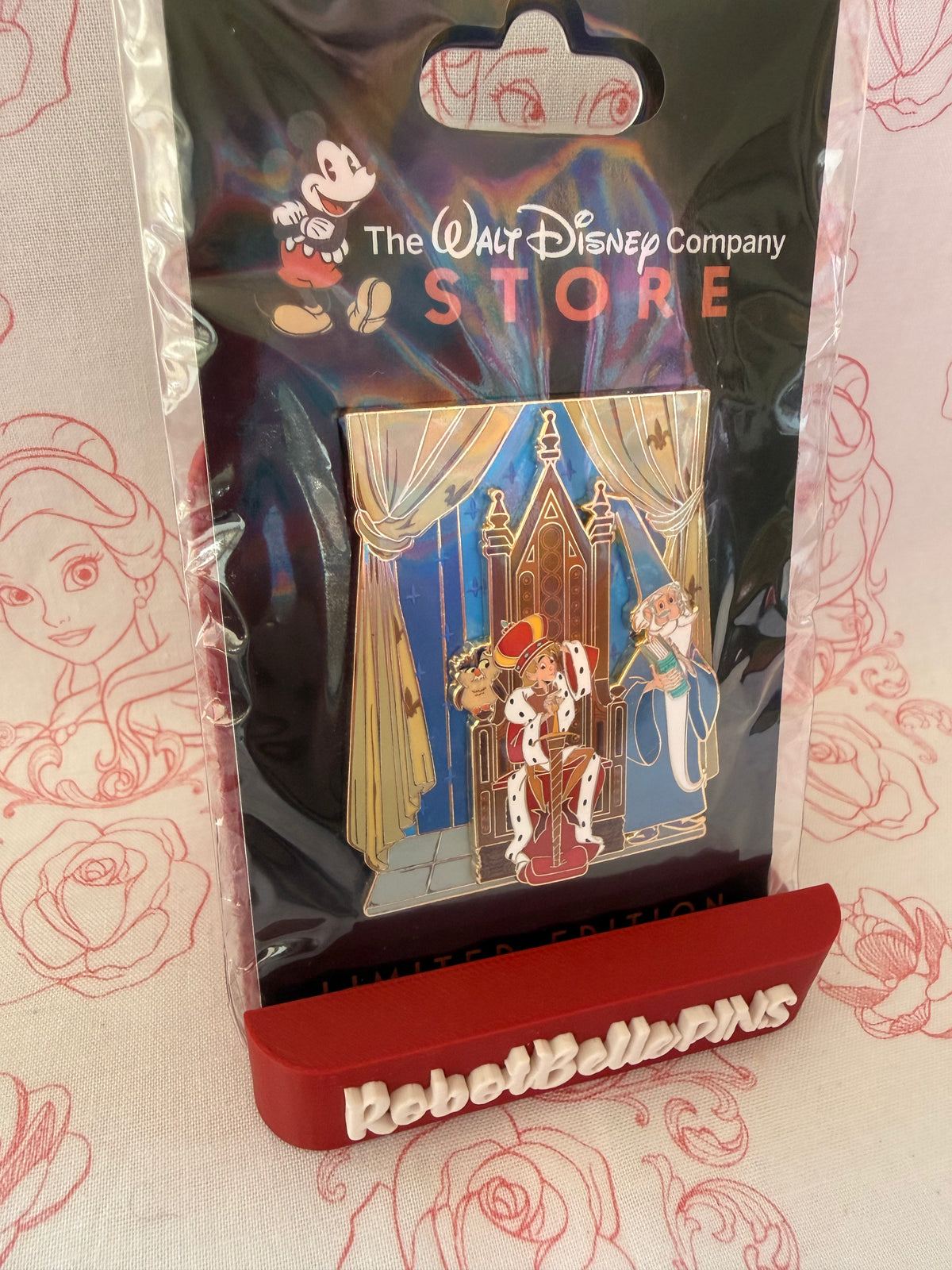 DEC Royal Chambers - D23 release LE 400 - Arthur Sword in the Stone